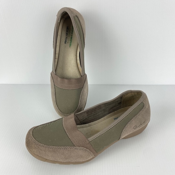 Skechers Relaxed Fit Shoes Sz 8.5 Memory Foam Slip Ons Seude and Fabric Tan - Picture 1 of 12